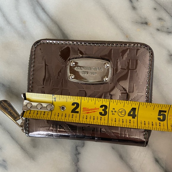 Micheal KORS metallic wallet monogram silver - Picture 2 of 9